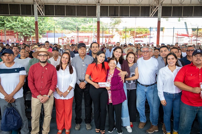 Participa Gobernadora en entrega de tarjetas de Producción para el Bienestar a 612 beneficiarios de seis municipios