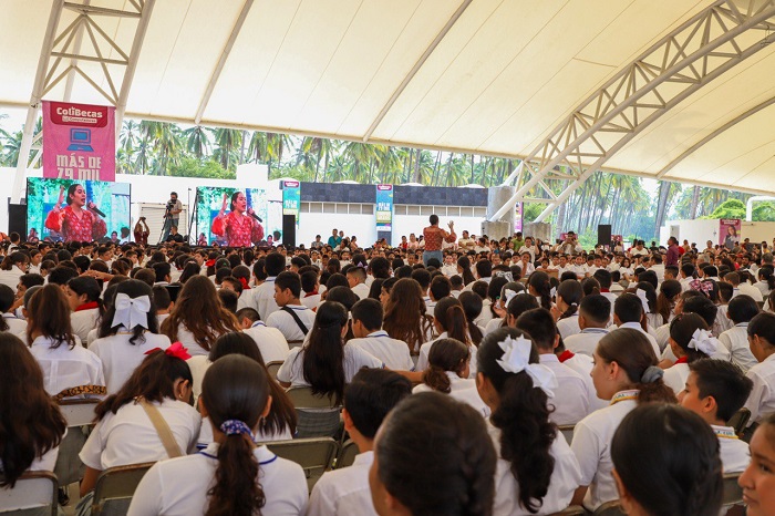 Gobierno de Colima invierte 250 mdp para otorgar computadoras gratuitas a 30 mil estudiantes