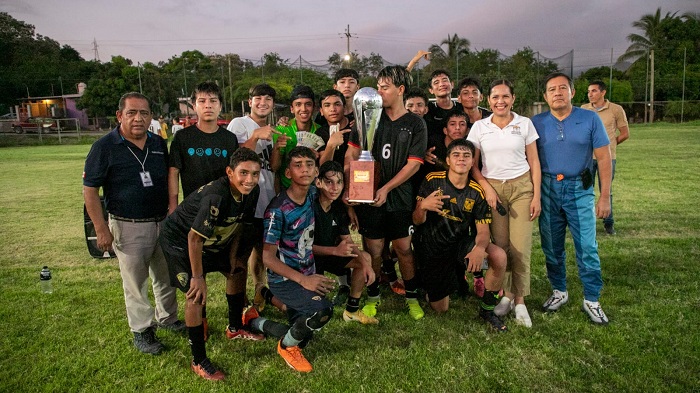 “Motorcitos”, fue el equipo campeón del Torneo Relámpago de Futbol Varonil Juvenil Zona Alta