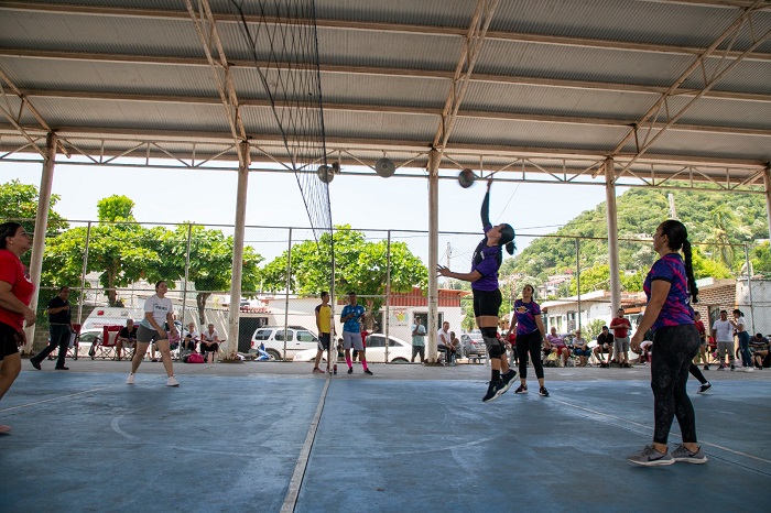 “Barrio bravo” fue el equipo ganador del Torneo de Voleibol Costa Azul en El Colomo, organizado por el Ayuntamiento de Manzanillo