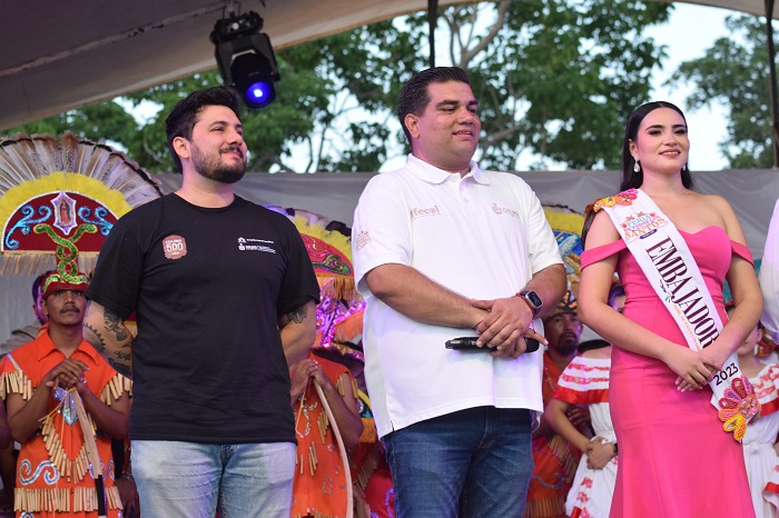 Inauguran con éxito el Teatro del Pueblo y Foro Carrusel en la Feria de Colima