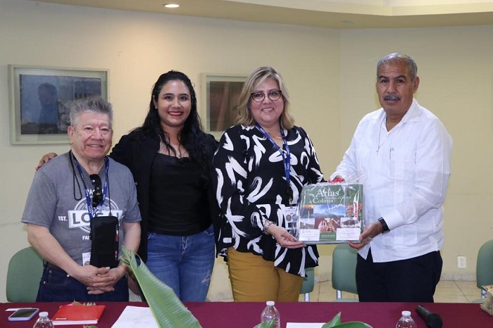 Secretaría de Educación presenta propuesta para acuerdo de colaboración entre Colima y Pasco, EU