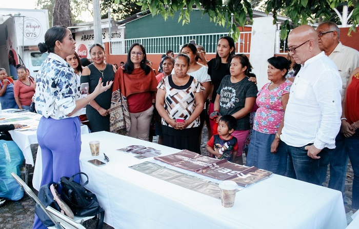 ICM lleva Feria de Servicios a comaltecas de La Nogalera para prevenir violencias