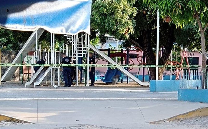 Asesinan a un hombre en el jardín de La Trinidad, en Comala