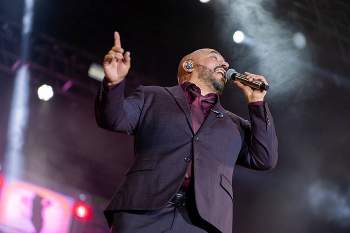 Ante miles de asistentes, Lupillo Rivera brinda conciertazo gratuito en la Feria de Colima