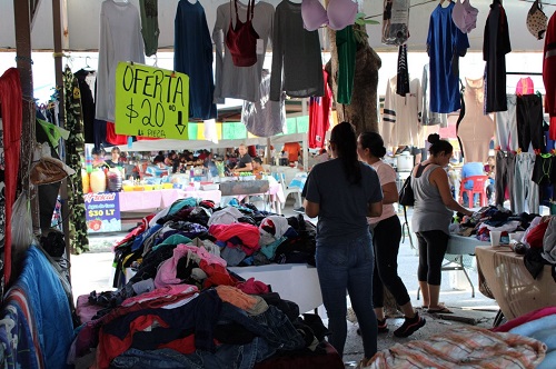 Regresa el Mercado de las Pulgas a los terrenos de la Feria de Colima