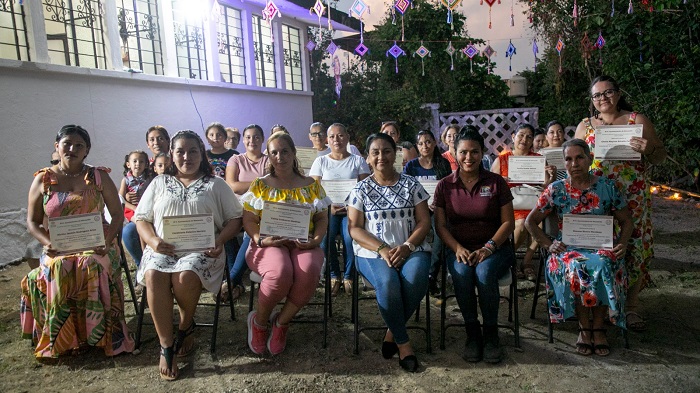 Griselda Martínez promueve la economía comunitaria en la zona rural de Manzanillo