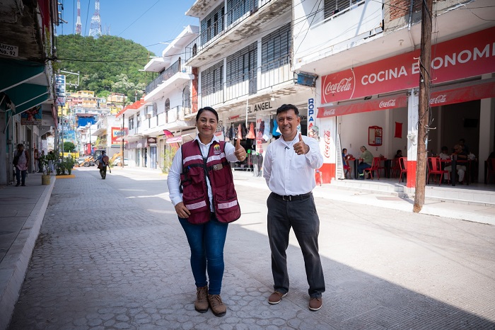 Griselda Martínez entrega la calle Allende del centro, ahora es de concreto hidráulico