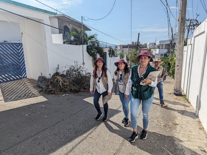 Viridiana Valencia encabeza equipo de Bienestar Colima en levantamiento del censo de damnificados en Acapulco