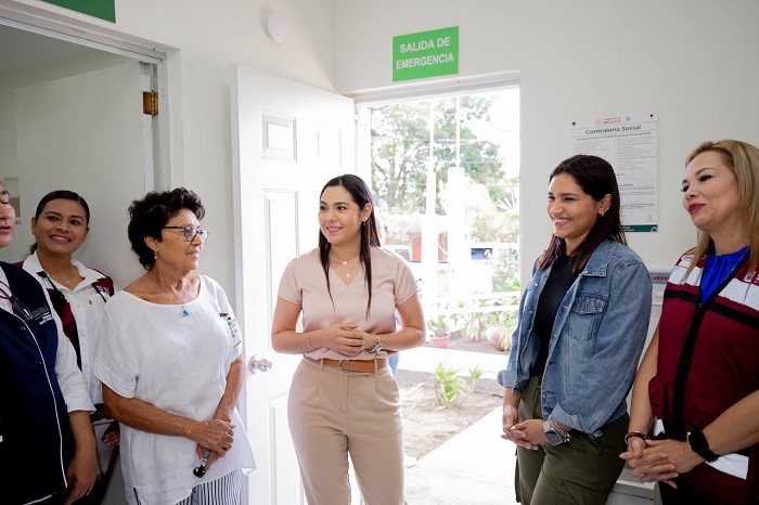 Gobernadora visita el Centro de Salud de El Chanal; beneficia a más de mil habitantes