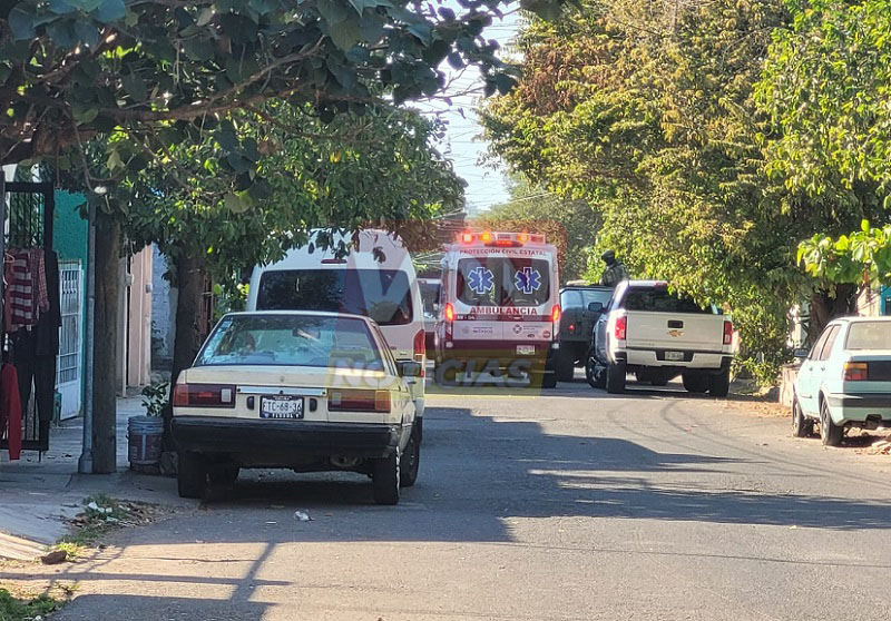 Lesionan a dos hombres en una tienda de abarrotes en la Albarrada, en Colima