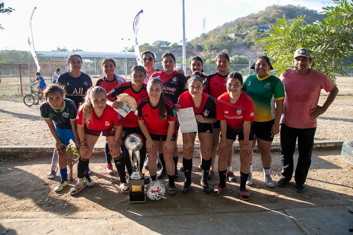 Participaron 110 futbolistas en el Torneo Relámpago femenil El Colomo, organizado por la Dirección de Seguridad Pública de Manzanillo