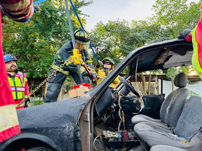 Concluyen con éxito cursos de rescate vehicular y manejo de materiales peligrosos, en la Semana Estatal de la Protección Civil