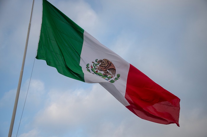 Conmemora el Ayuntamiento de Manzanillo el Día de la Bandera