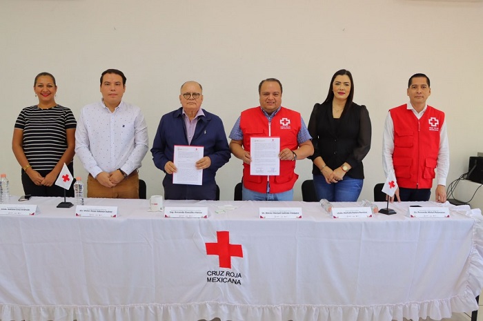 Movilidad Colima y Cruz Roja firman convenio para capacitar a choferes de transporte público