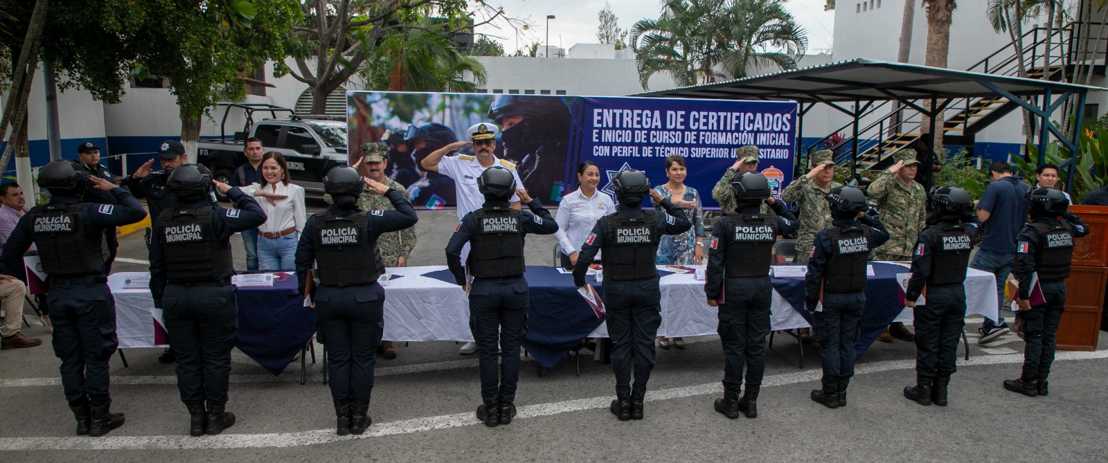 Griselda Martínez da bienvenida a Tercera Generación de cadetes como Técnicos profesionales en Seguridad