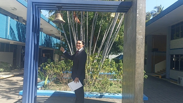 Egresado de Tec de Colima, en mecatrónica contratado en empresa de Estados Unidos