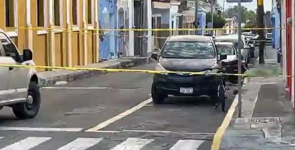 De varios balazos, asesinan a un hombre en el centro de Colima