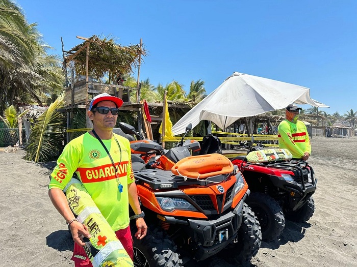 UEPC exhorta a bañistas no ingresar al mar en zonas con bandera roja