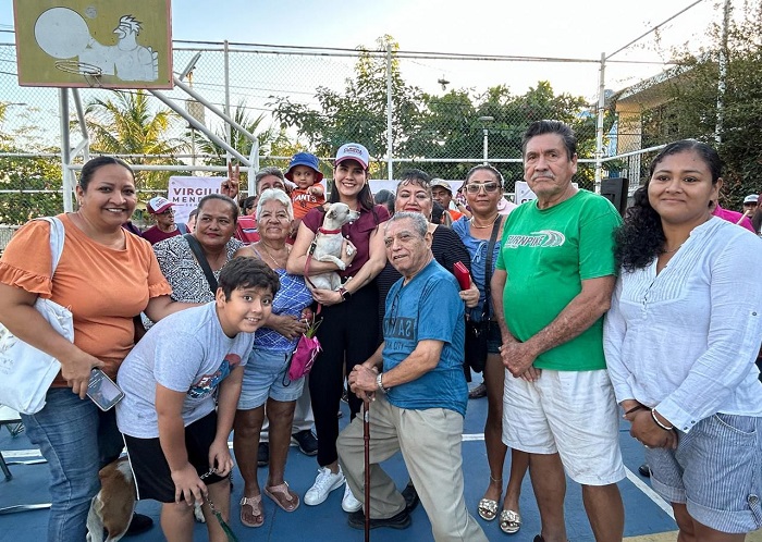 Rosi Bayardo Visita Manzanillenses en el Barrio IV del Valle de las Garzas y Recibe Apoyo con Voto para Cludia Sheinbaum