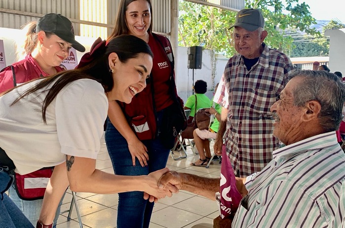 Rosi Bayardo recibe el respaldo de El Colomo para votar por Claudia Sheinbaum