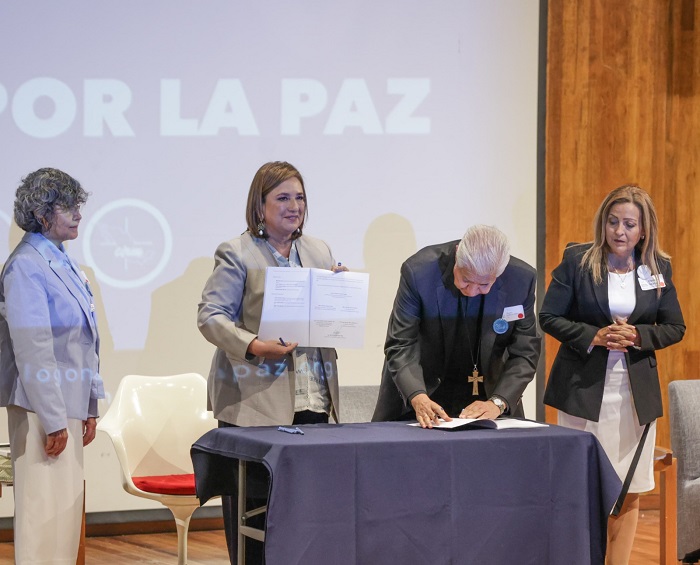 Firma Xóchitl Gálvez Compromiso Nacional por la Paz