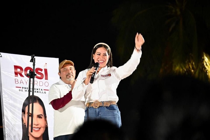 Ana Karen Hernández, candidata al Senado, acompaña en el Arranque de Campaña a Rosi Bayardo, candidata a la presidencia de Manzanillo