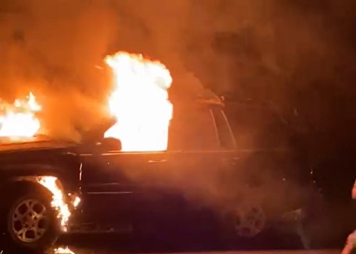 Cuatro vehículos son incendiados en la colonia Las Amarillas en Colima