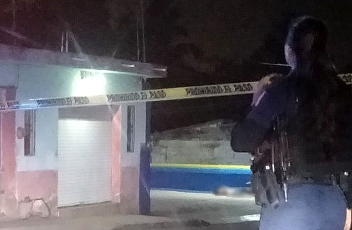 En la Francisco Villa de Manzanillo, asesinan a un hombre y dejan lesionada a una mujer y un menor