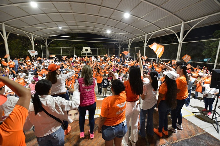 Margarita Moreno lleva los festejos naranjas por la niñez a las colonias de Colima