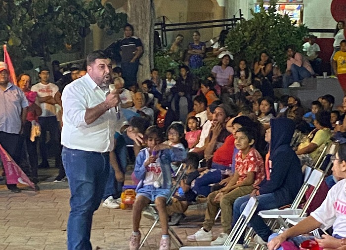 “La gente está cansada de partidos” Mario Salazar