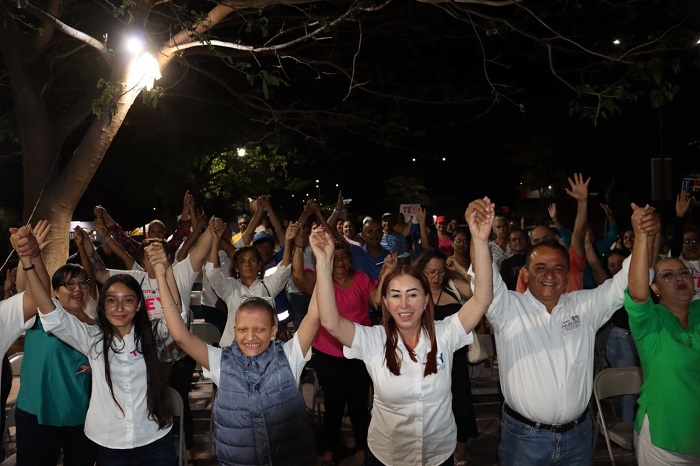 En la Comarca 150 vecinas y vecinos piden continúe otros tres años TEY como Presidenta Municipal.