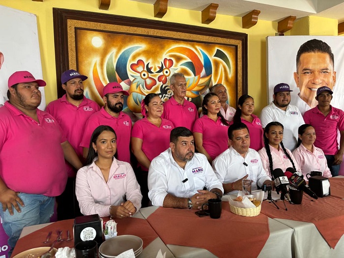 En Comala, presenta Braulio Arreguín eje dos y tres de su gobierno