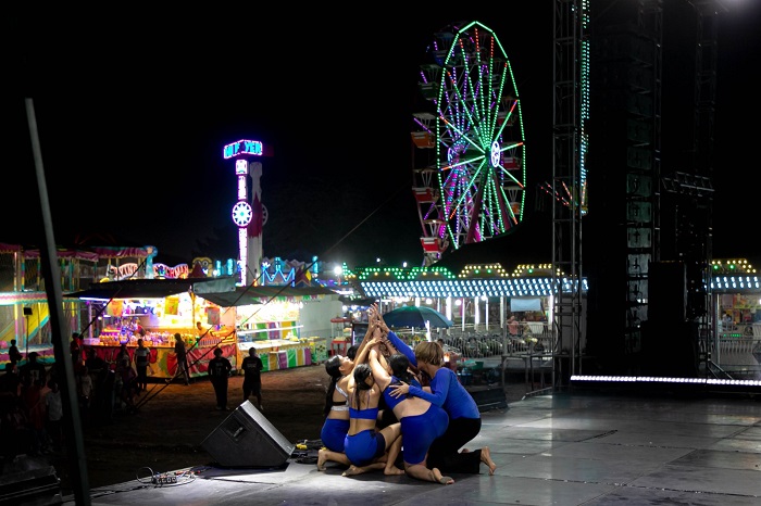 Las Fiestas Culturales de Mayo Manzanillo presentó coloridos bailes contemporáneos