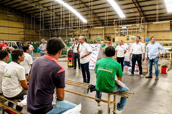 ¡Honrando el Valor de los Trabajadores en su Día! Óscar Ávalos Renueva Compromiso por un Futuro Digno