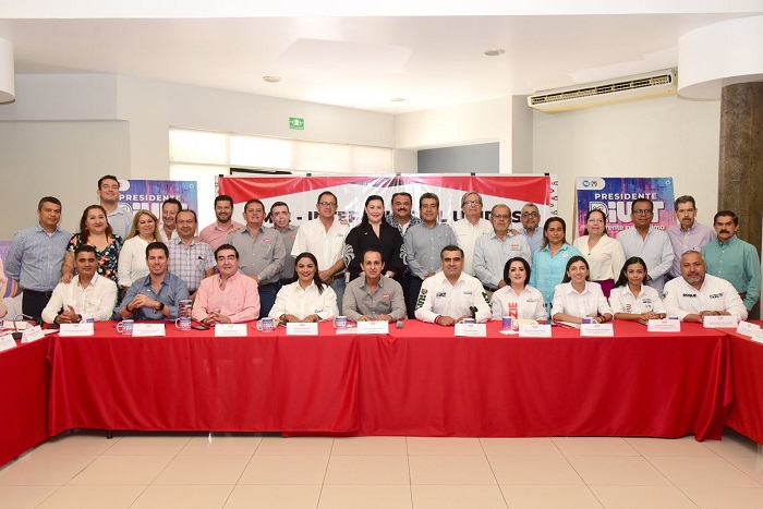 Colima será ejemplo facilitador en trámites para la construcción: Riult Rivera