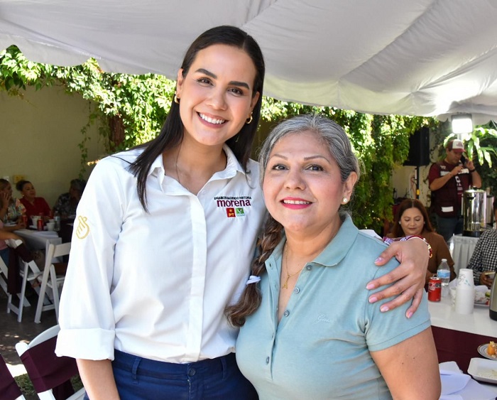 Rosi Bayardo garantiza su respaldo a las jefas de familia de Manzanillo