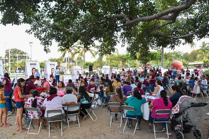 Con Rosi Bayardo acabará el abandono que existe en comunidades rurales y colonias de Manzanillo