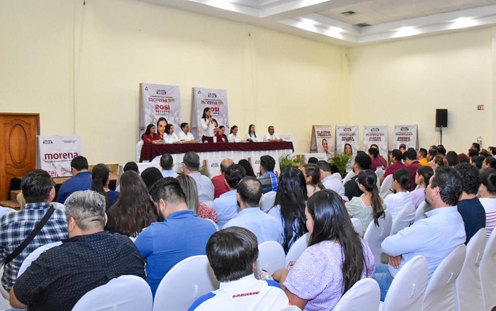 Rosi Bayardo pide a maestros hacer equipo para mejorar la educación en Manzanillo