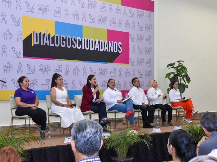 Rosi Bayardo participó en el Foro Ciudadano Organizado por Coparmex