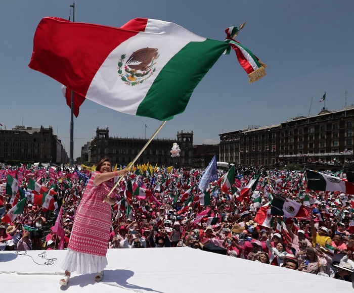 Marea Rosa desborda el Zócalo al grito de Xóchitl Gálvez Presidenta