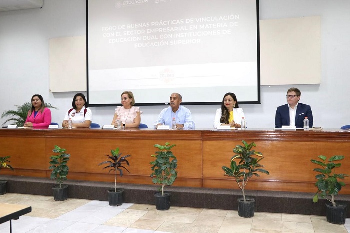 Busca Educación Colima cobertura educativa superior, en coordinación con el sector empresarial