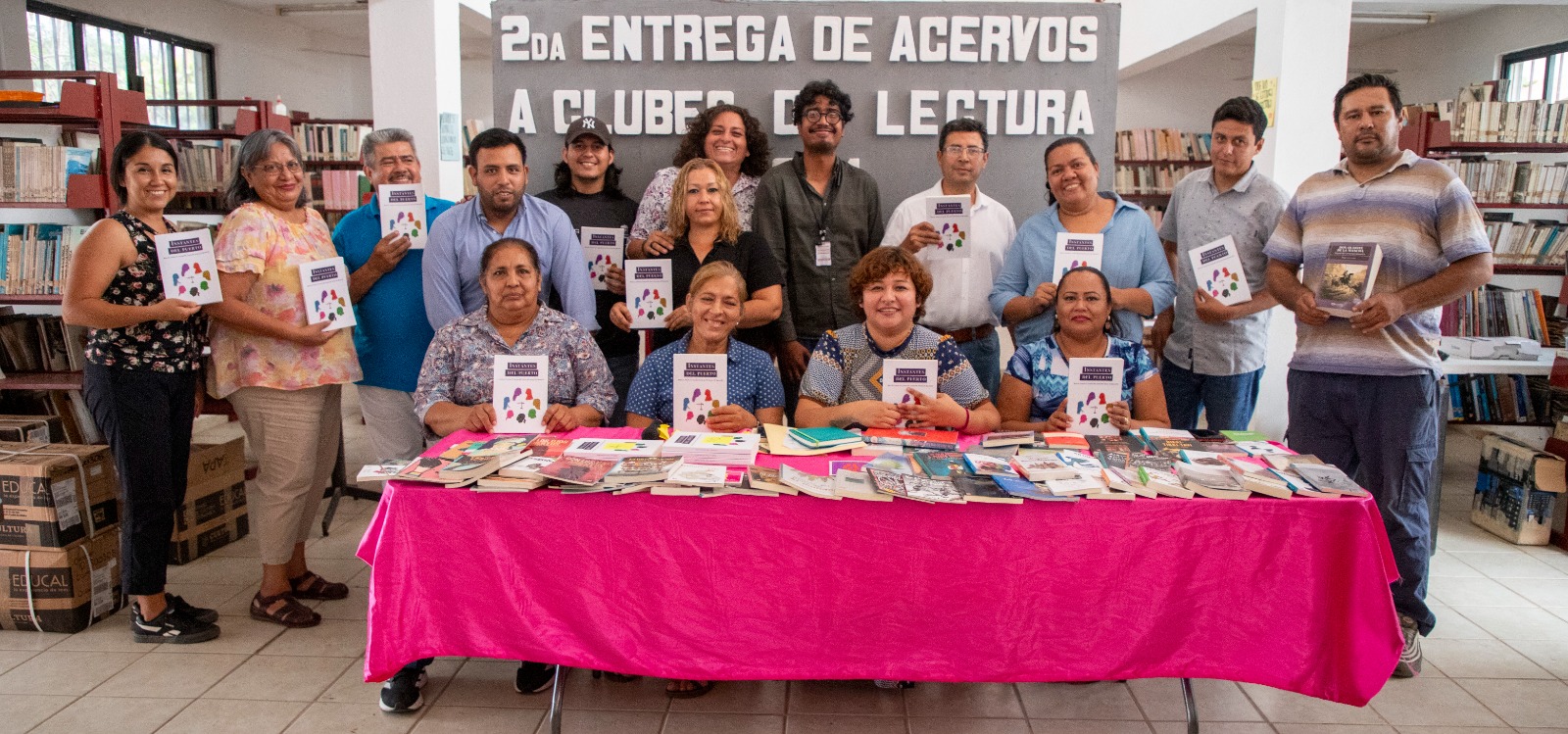 Clubes de Lectura del Municipio de Manzanillo reciben más libros