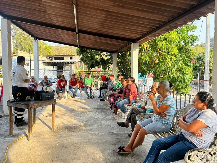 UEPC refuerza brigada de ‘Comunidades Resilientes’ en La Becerrera, Comala