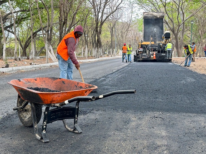 Gobierno de Colima rehabilita 4.2 kilómetros de la carretera Villa de Álvarez-Comala