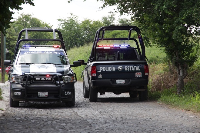 Agreden a balazos a policías estatales en Rincón de López en Armería, hay uno grave