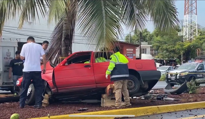 Oficiales de UEPC y CRUM atendieron a una persona lesionada en accidente automovilístico
