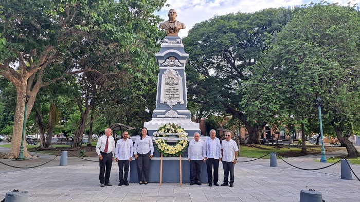 Conmemoran la Sociedad Cívica de México y el Centro Cultural Sabiduría Justa y Perfecta el CLII aniversario luctuoso de Benito Juárez