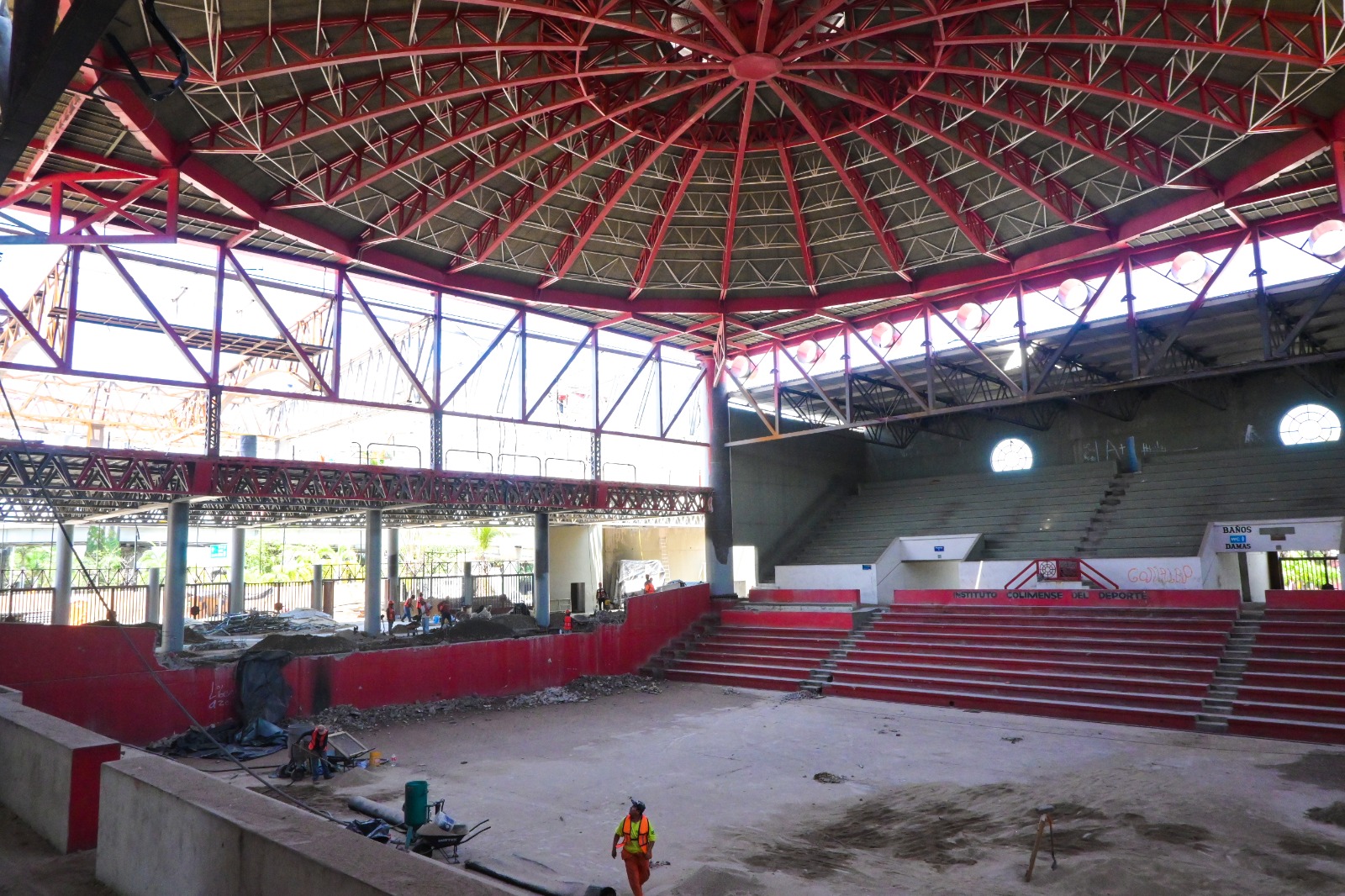 Griselda Martínez supervisa obra de remodelación del “Bonilla Valle”