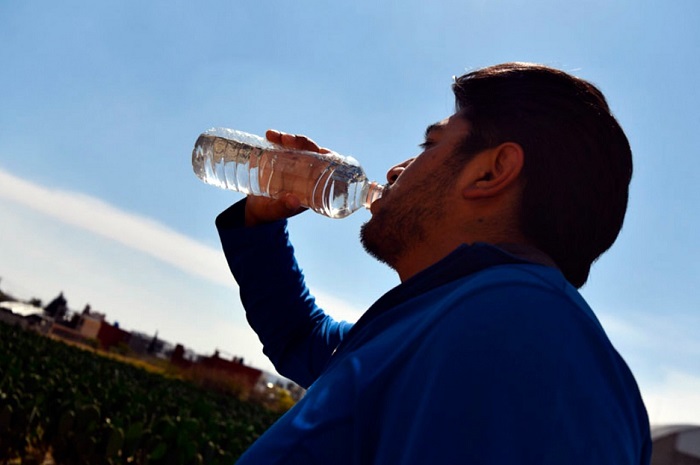 Salud Colima recomienda beber agua potable para evitar enfermedades diarreicas